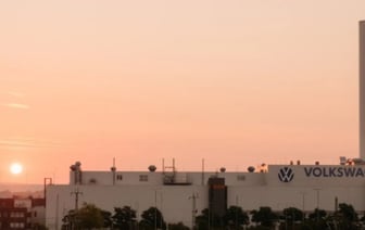 Ведущие автопроизводители недозагружают заводы по всей Европе – Bloomberg