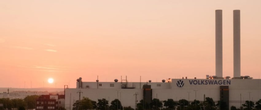 Ведущие автопроизводители недозагружают заводы по всей Европе – Bloomberg