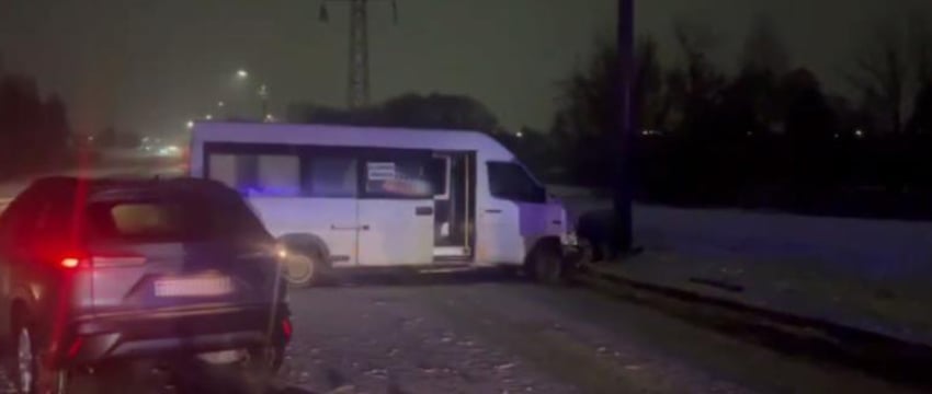 Два пассажира маршрутки пострадали при аварии в Бобруйске