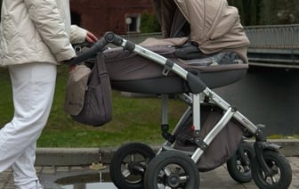 Детские пособия и пенсионные выплаты белорусов станут больше в ноябре. На сколько?