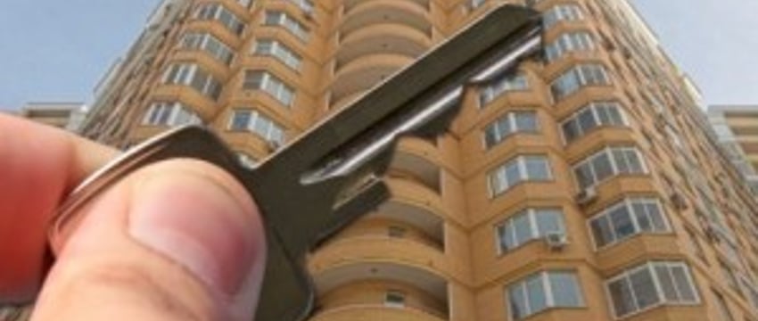 Пришлось продать квартиру: белорус 7 лет не платил алименты