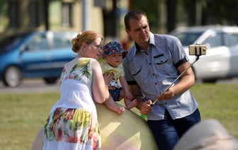 Яблочный спас в Гомеле отпразднуют у бетонных яблок