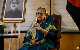 Бангладеш экстрадирует Шейх Хасину из Индии для суда по обвинению в массовом убийстве.