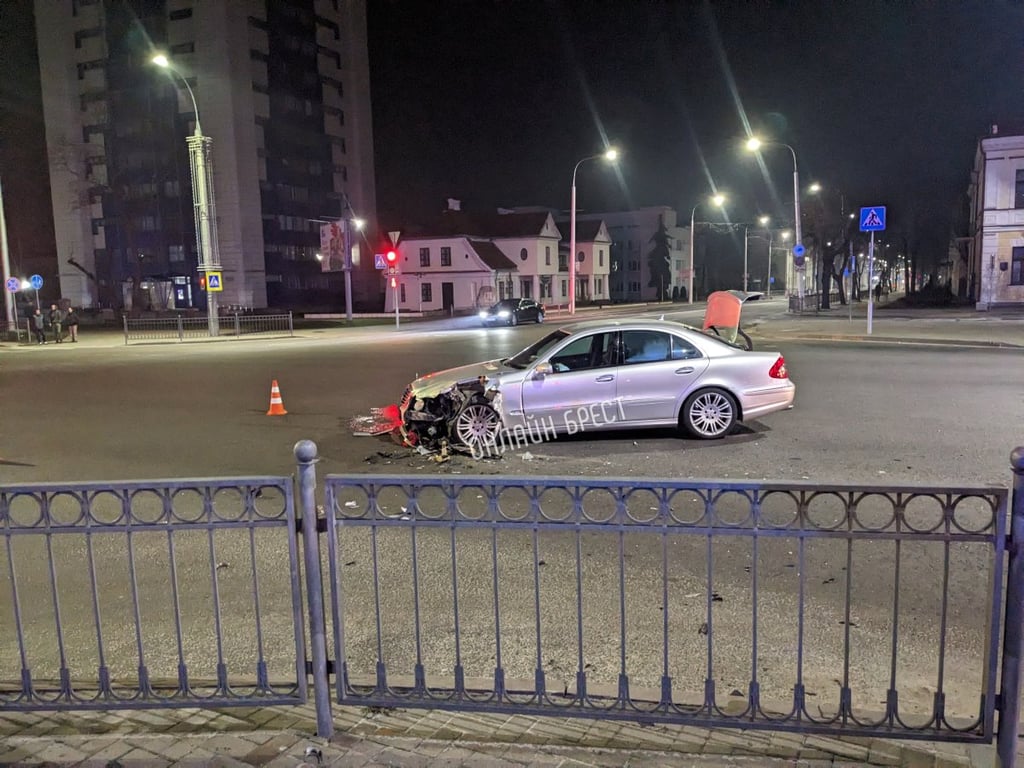 Стали известны подробности ночного ДТП в Бресте