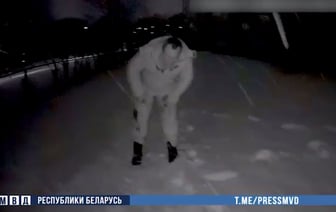«Не делайте себе хуже!» — В Бобруйске милиционеры выстрелили в мужчину — Видео