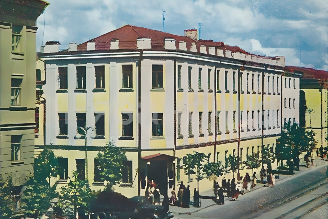 В Витебске вышла книга, которая рассказывает об одном из старейших зданий почты