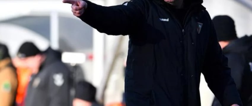 Футбольные болельщики избили тренера-белоруса Хацкевича в Польше