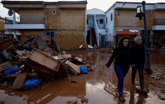 Почему от наводнений в Испании погибло так много людей?