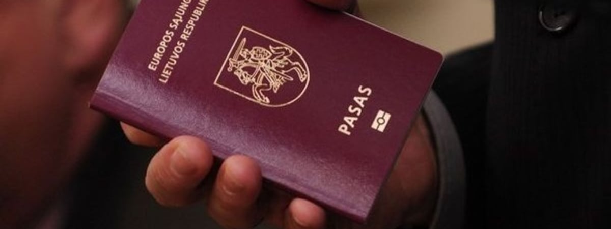 Беларус выиграл в Литве суд по Blue Card, но из-за стресса решил переехать в Польшу.