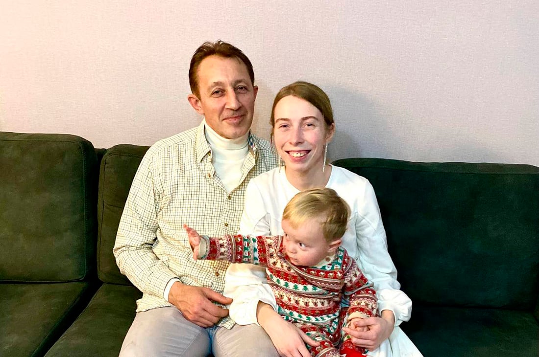 Пара из Бреста назвала сына Космосом