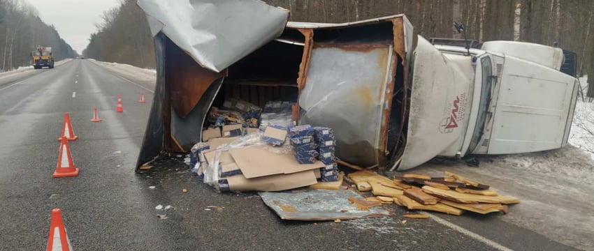 Гвоздями усыпана дорога под Речицей. Что случилось?