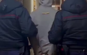 В Беларуси пенсионерка из окна выбросила более 760 тысяч евро курьеру телефонных мошенников. Рассказываем подробности