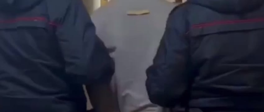 В Беларуси пенсионерка из окна выбросила более 760 тысяч евро курьеру телефонных мошенников. Рассказываем подробности