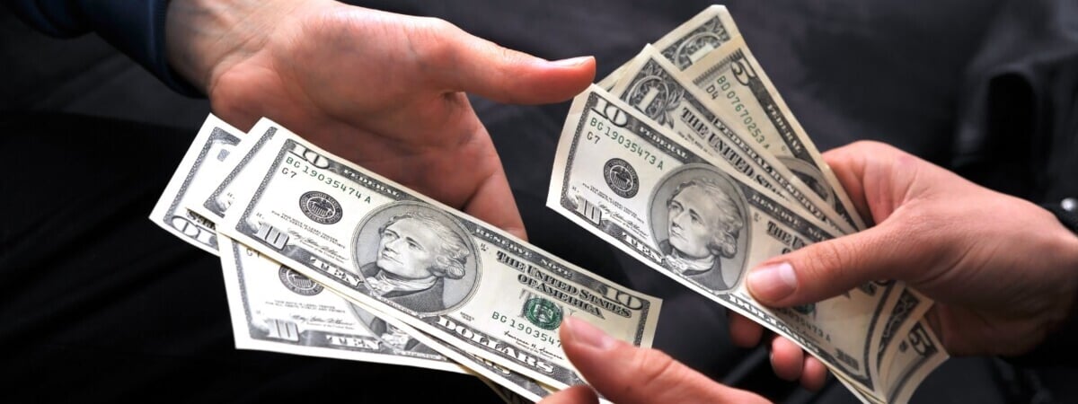 Доллар в Беларуси взлетел до максимума за 2 недели, а евро и российский рубль упали. Что с юанем?