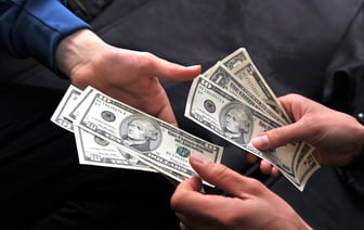 Доллар в Беларуси взлетел до максимума за 2 недели, а евро и российский рубль упали. Что с юанем?