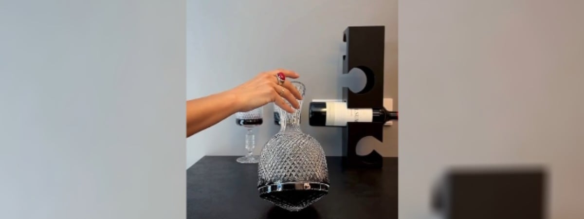 Гродненская фабрика выпустила графин-неваляшку. Сколько стоит? — Видео