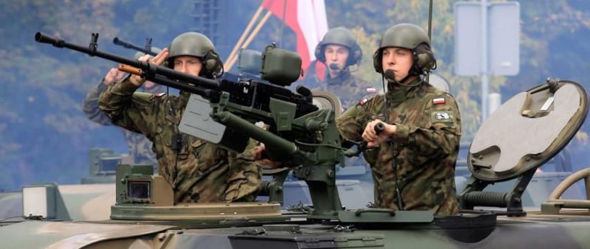 Польские военные хотели сбить НЛО, но не увидели его