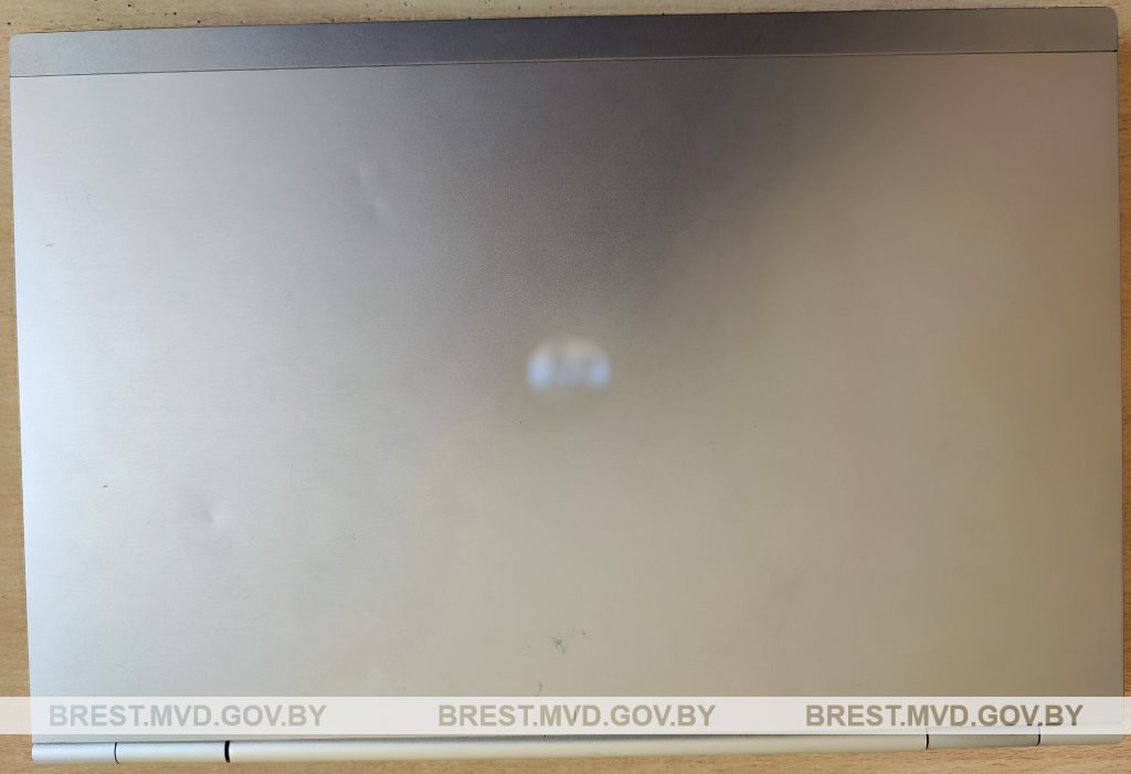 Барановчанин из незапертого авто украл ноутбук и два игрушечных пистолета