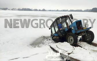 В пригороде Гродно трактор провалился под лед — Фото