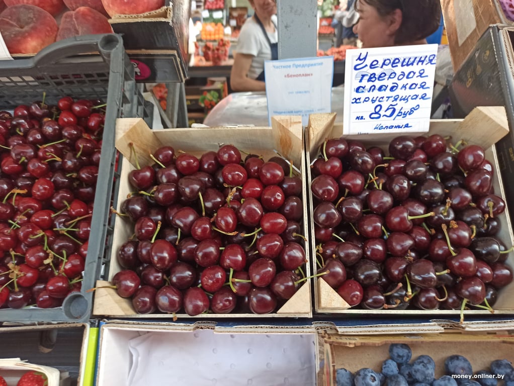 Брестская клубника на Комаровке в Минске. Что по цене?