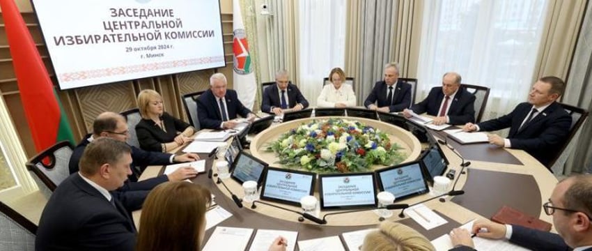 ЦИК отказал в регистрации двум инициативным группам