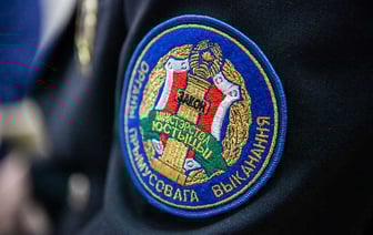 В Волковысском районе мужчина работал трактористом, а ему ограничили право управления транспортом — в дело вмешалась прокуратура