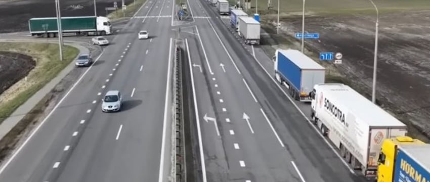 Перевозчики подсчитали, сколько стоит простой в очередях на границе с ЕС