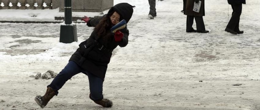 Почти 15 тысяч белорусов пострадали из-за гололеда и мороза за два месяца