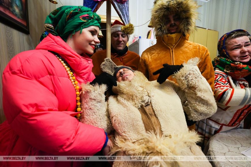 Чем угощают жители Брестского района на Коляды и какие щедрики им поют