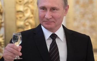 Путин поздравил некоторых зарубежных лидеров с Рождеством и Новым годом