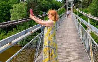 Самый длинный пешеходный мост в Беларуси: ремонтно-строительные работы в Мостах