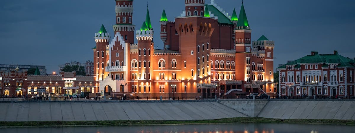 Россия ночью запустила по Украине 83 ударных дрона и имитатора