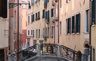 Годовая инфляция в Италии в феврале составила 1,7%