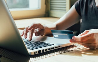 Штраф — 8000 рублей. В Борисовском районе парень продавал «билеты» на концерт и получил «уголовку»