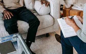 «А мы тут при чем?» — Белоруска объяснила, почему клубника должна стоить дорого. Согласились не все — Видео