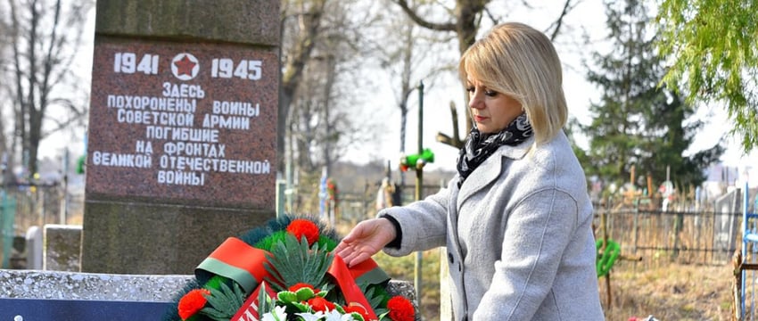 Фотофакт. В Гомеле проходит эстафета памяти и скорби