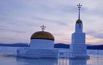 Снежный храм утонул в Челябинской области
