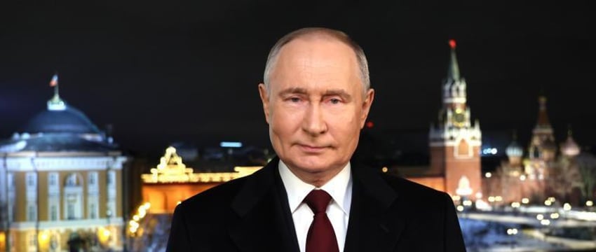 Путин обратился к военнослужащим в новогоднем поздравлении