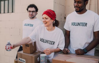 В Могилеве на ледовую арену 12 февраля полетят сотни мягких игрушек — могилевчан приглашают поучаствовать в большом «Мишкопаде»