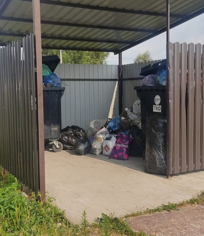 Жители Брестского района жалуются на несвоевременный вывоз мусора