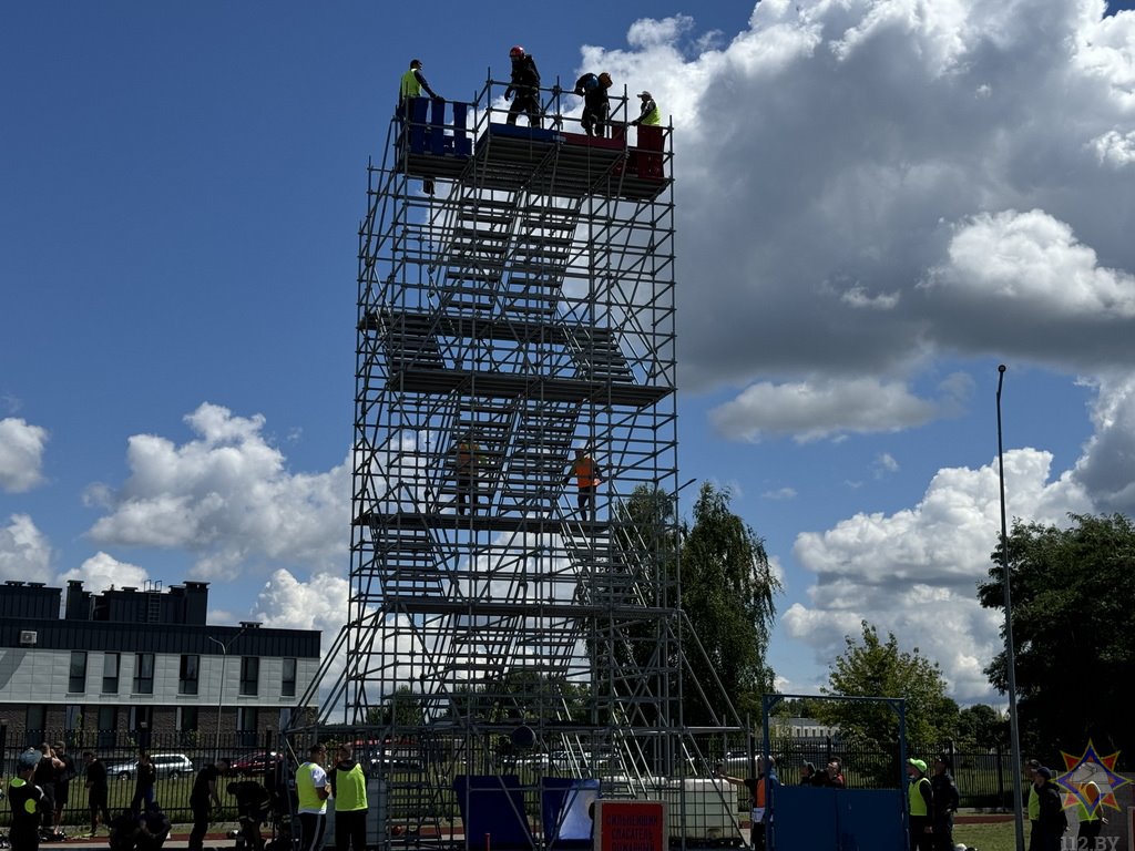 Определен сильнейший пожарный-спасатель в Брестской области