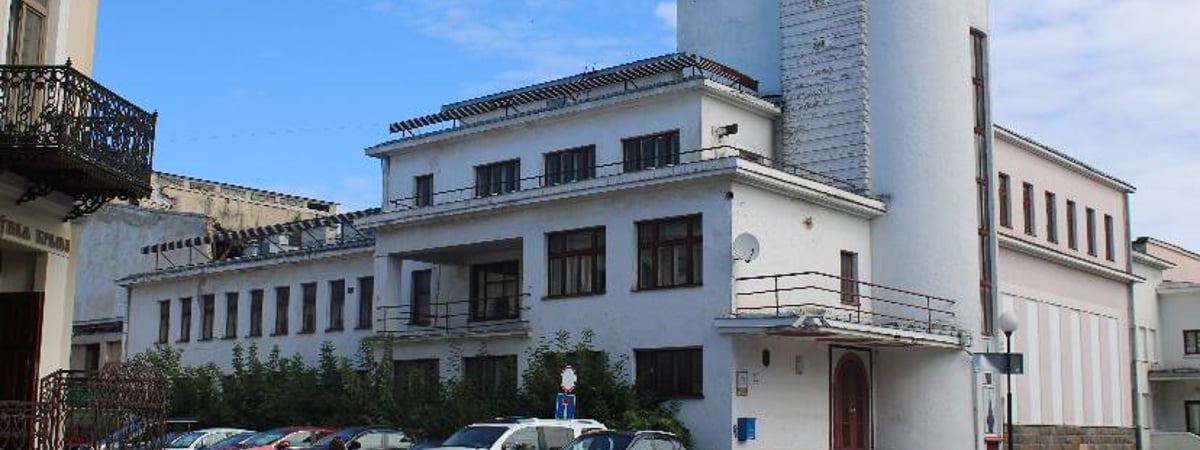 В Гродно началась одна из масштабных реконструкций в городе — сносят часть Дома офицеров