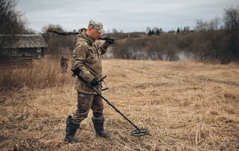 Учёные из Академии наук предложили запретить белорусам пользоваться металлоискателями. На что пожаловались?