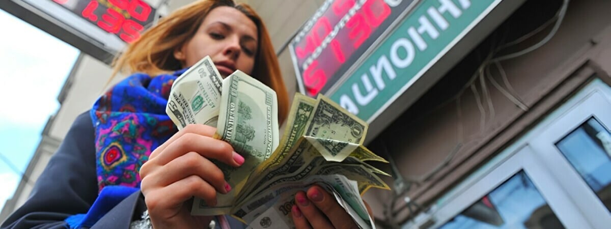 Подделки какой валюты находят в Беларуси чаще всего? Нацбанк назвал 4 банкноты, с которыми нужно быть настороже — Полезно