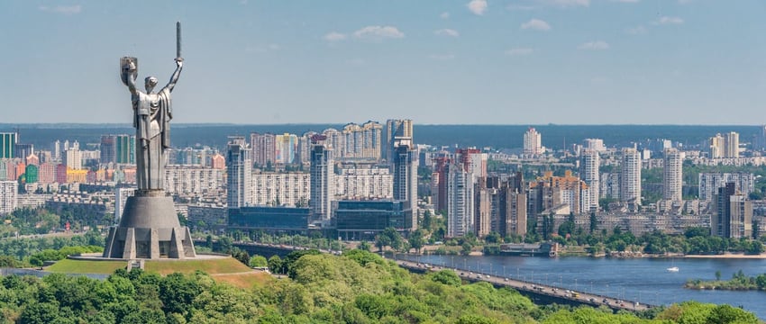 На берегу Двины в Полоцке установили старинные якоря. Те самые, что подняли со дна реки