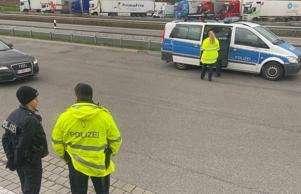 Девушка из Брестской области колесит по Европе на Mercedes-Benz Actros