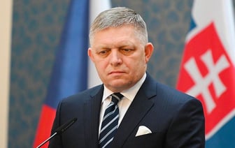 Покушение на премьер-министра Словакии: Роберт Фицо тяжело ранен