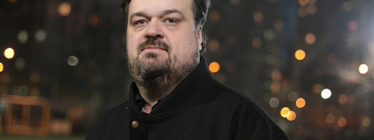 Умер российский спортивный журналист и комментатор Василий Уткин