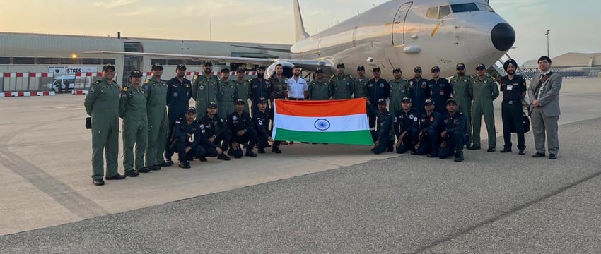 Военно-морской самолет P8i Poseidon прибыл во Францию, став первым в истории развертыванием в Европе.
