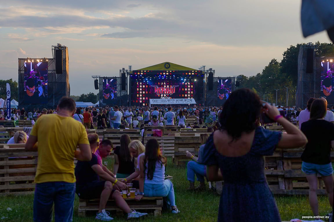 Более 20 тысяч зрителей собрал рок-фестиваль «Солнцестояние» в Пружанах